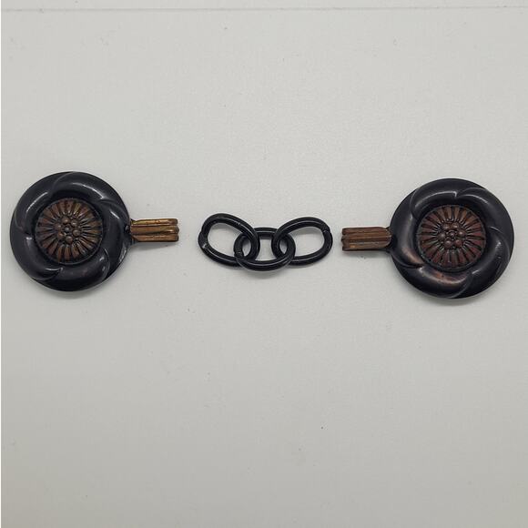 Vintage Art Deco Cloak Clasp in Black & Gold – Classic Cape Accessory - Picture 8 of 14